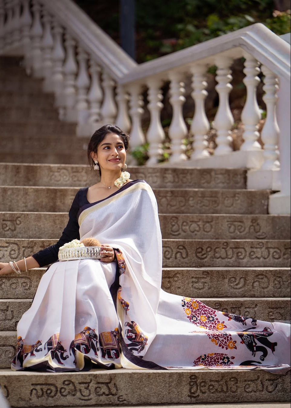 Shriwal Snow White Heritage Elephant Digital Linen Cotton Saree