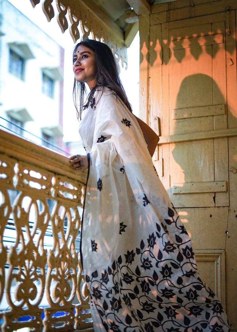 Shriwal Ivory Bloom Linen Cotton Digital Saree