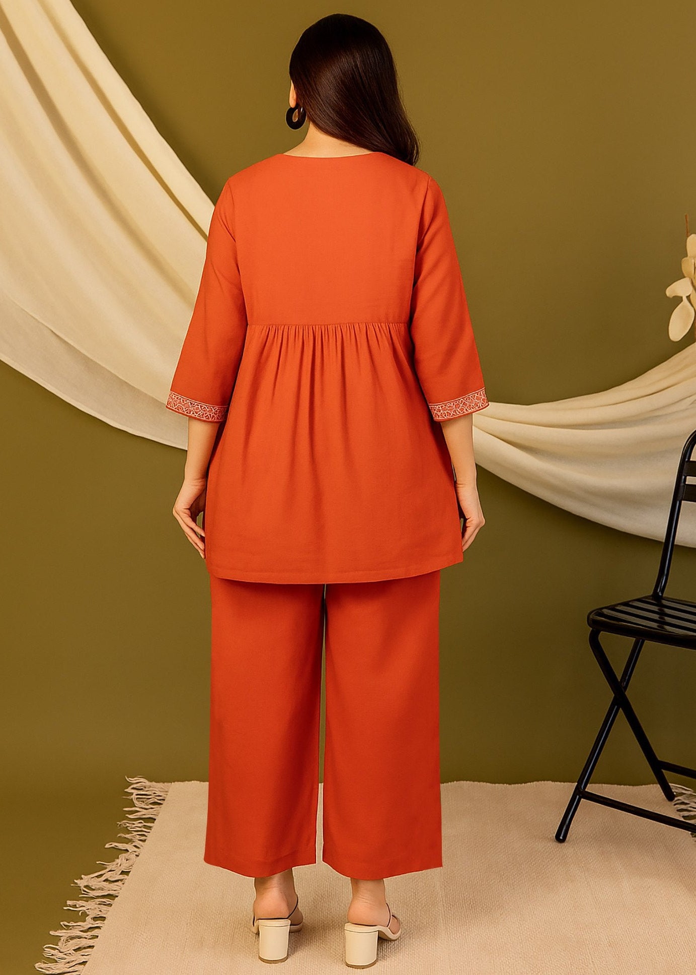 Shriwal Aabha Embroidered Crepe Kurta Pant Set