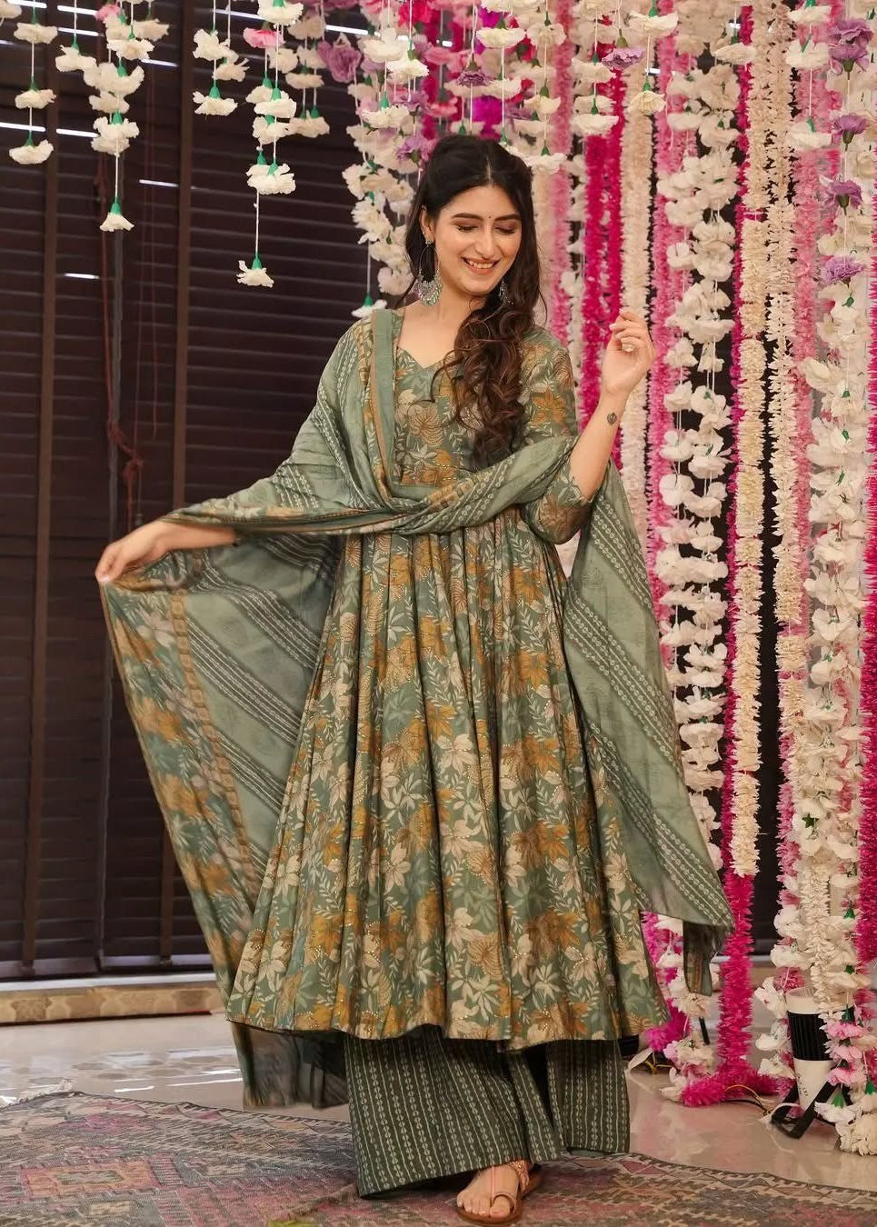 Shriwal Green Fullpatti  Suit