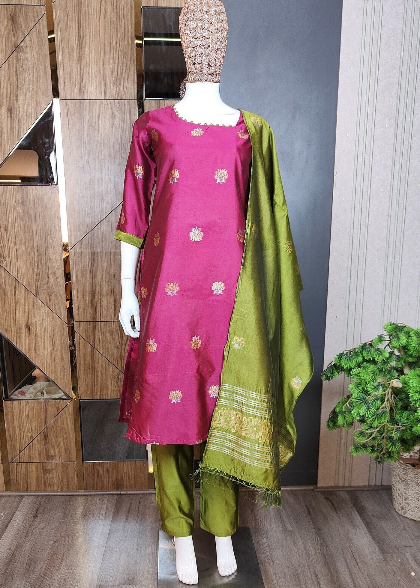 Shriwal Pink Art Silk Woven Kurta Pant Set with Green Art Silk Dupatta